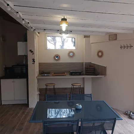 Les Arbousiers Ravissante Suite Independante Avec Piscine & Jacuzzi Brignoles Exterior photo