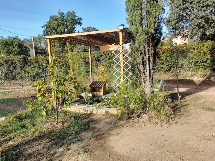 Les Arbousiers Ravissante Independante Avec Piscine & Jacuzzi Brignoles