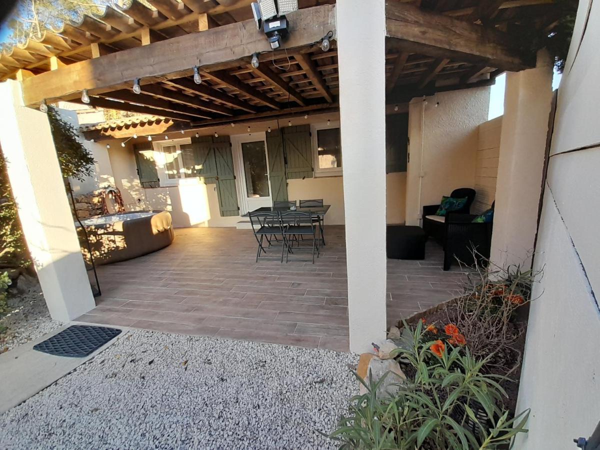 Les Arbousiers Ravissante Independante Avec Piscine & Jacuzzi Holiday home Brignoles