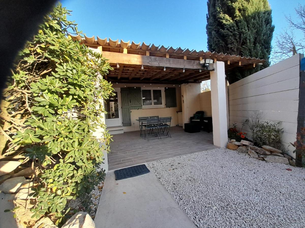 Les Arbousiers Ravissante Independante Avec Piscine & Jacuzzi Holiday home *