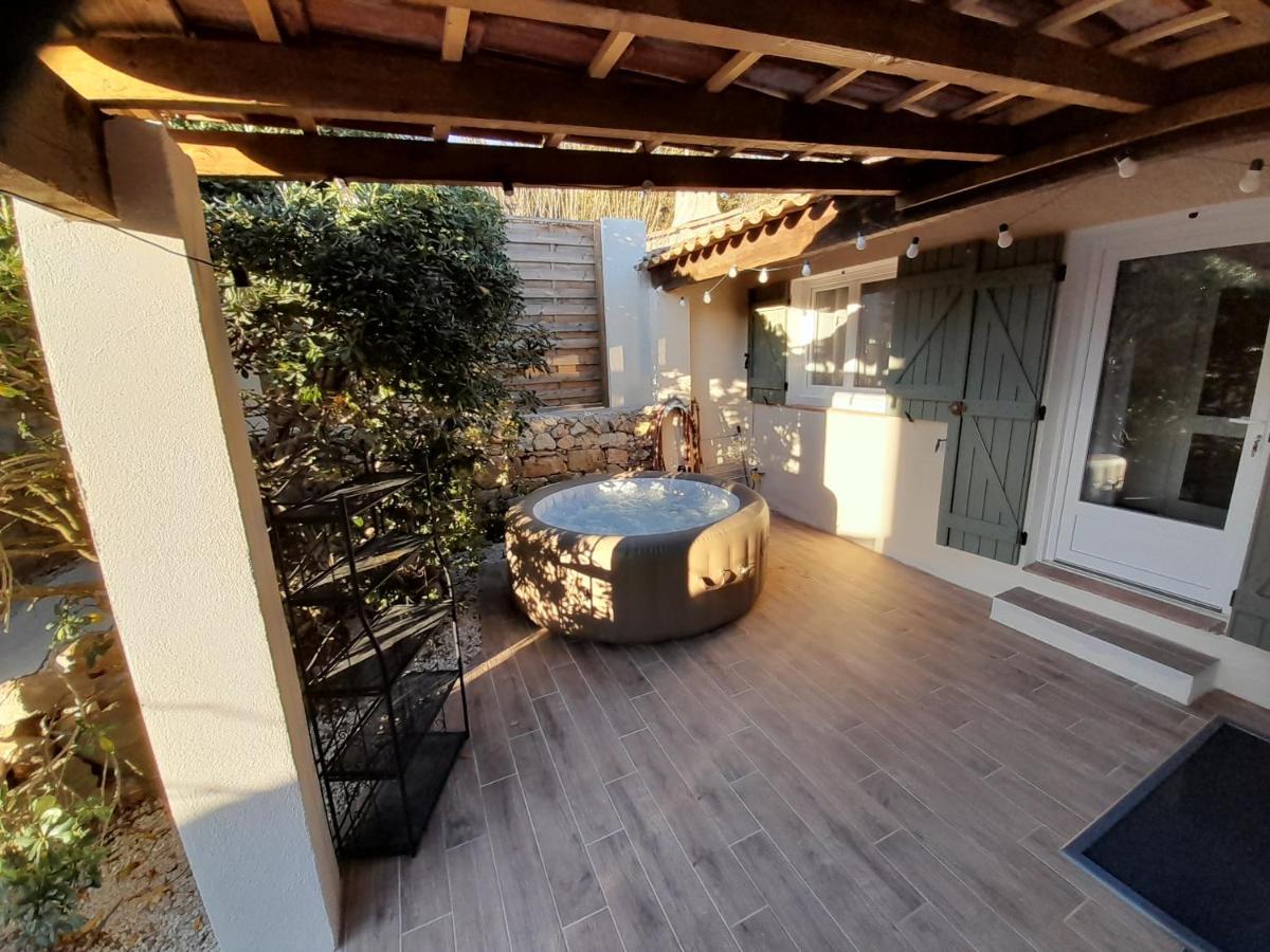 Les Arbousiers Ravissante Independante Avec Piscine & Jacuzzi Holiday home