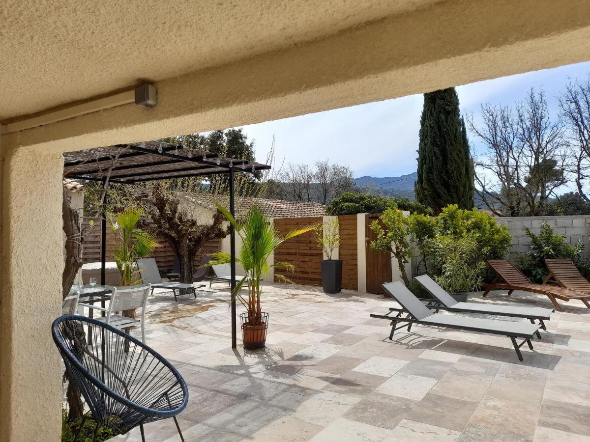 Holiday home Les Arbousiers Ravissante Independante Avec Piscine & Jacuzzi Brignoles