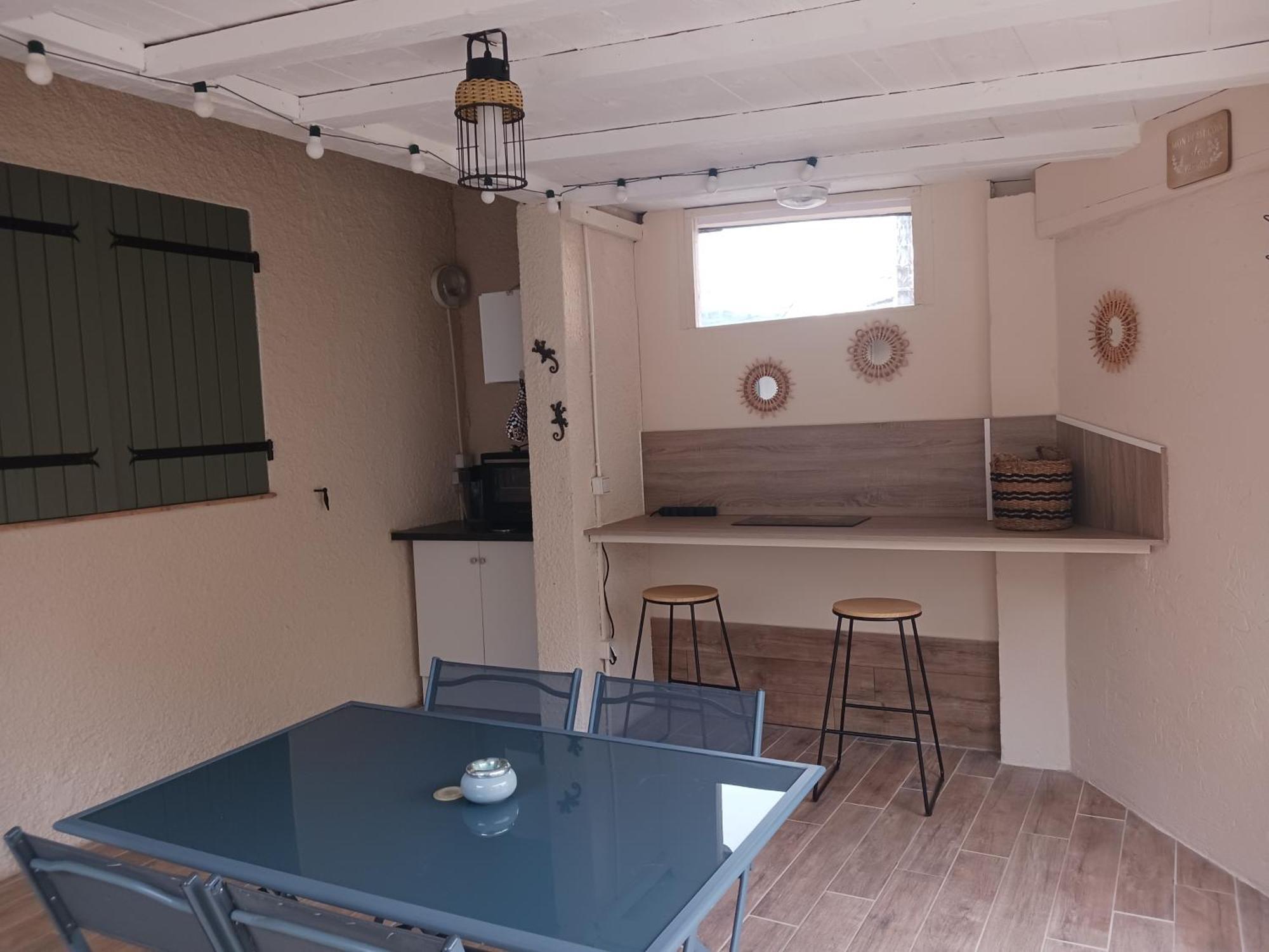 Les Arbousiers Ravissante Independante Avec Piscine & Jacuzzi Holiday home